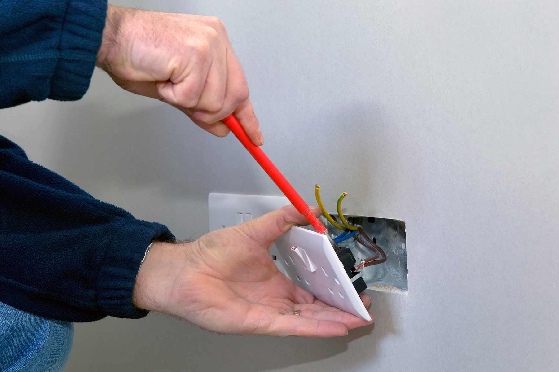 Our electricians can install plug sockets for domestic and commercial proeprties in Elmbridge and the local area. 